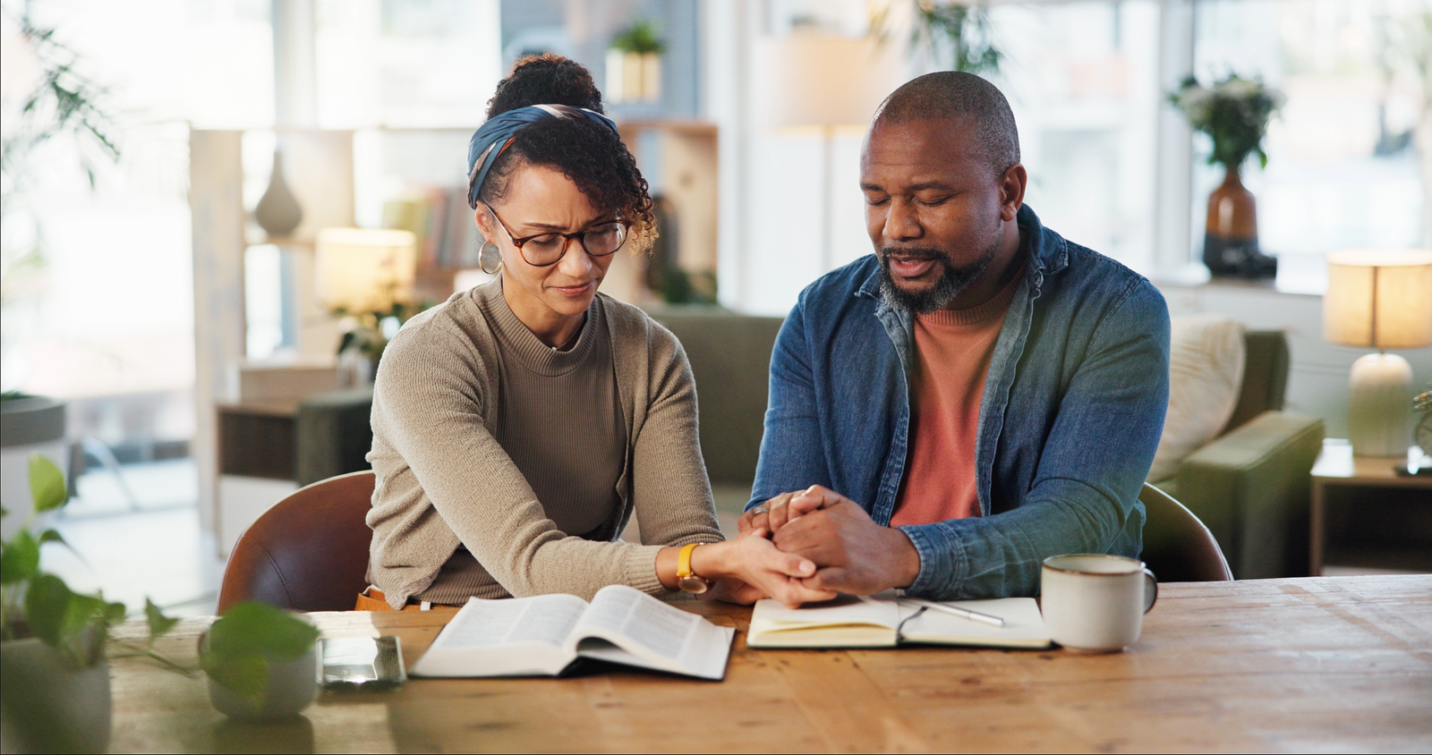 Couples Prayer Guide: 30 Powerful Prayers for Marriage